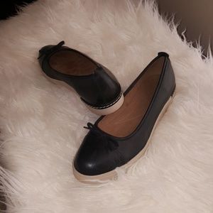 Women's Clark's artisan navy blue leather loafers